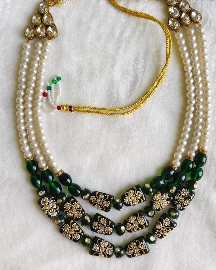 GREEN LAYERED NECKLACE