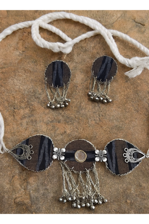 SAMBALPURI FABRIC CHOCKER NECKLACE AMBER