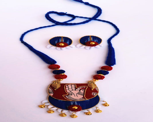 Necklace with pendant and matching earrings and beautiful LOREAL work
