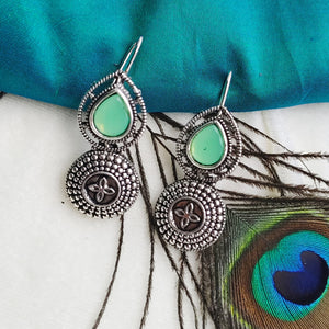 GREEN PENDENT EARRING