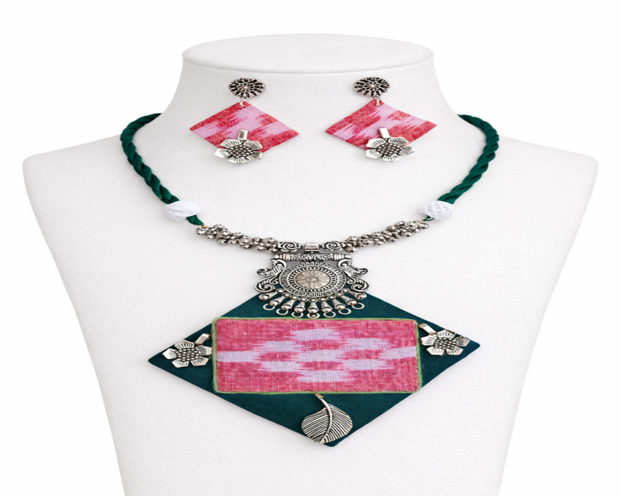 PINK SAMBALPURI NECKLACE