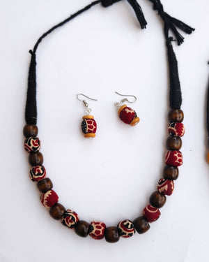 FEBRIC WOODEN BEAD NECKLACE (SERINITY)