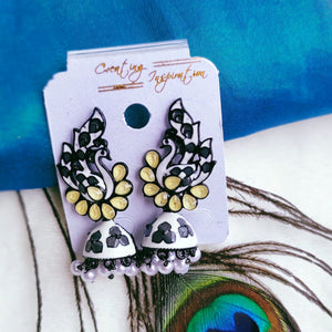 WHITE PEACOCK