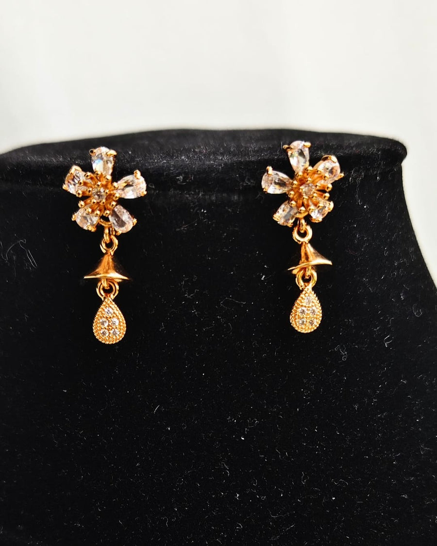 AD FLOWER EARRING