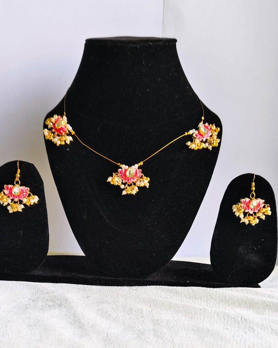 LOTUS INVISIBLE NECKLACE
