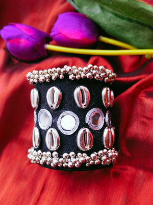MIRRORCUFF